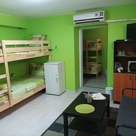 Peter Pan House Къща за гости