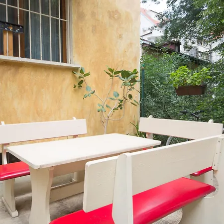 Peter Pan House Къща за гости