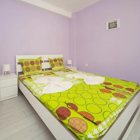Peter Pan House Къща за гости